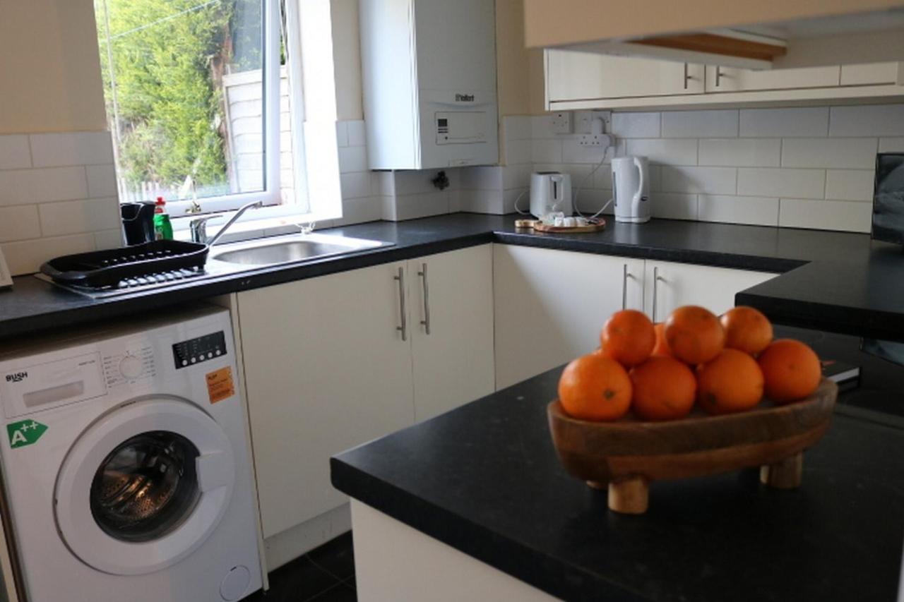 Villa Charming 2 Bed House - Family Friendly Nottingham Esterno foto